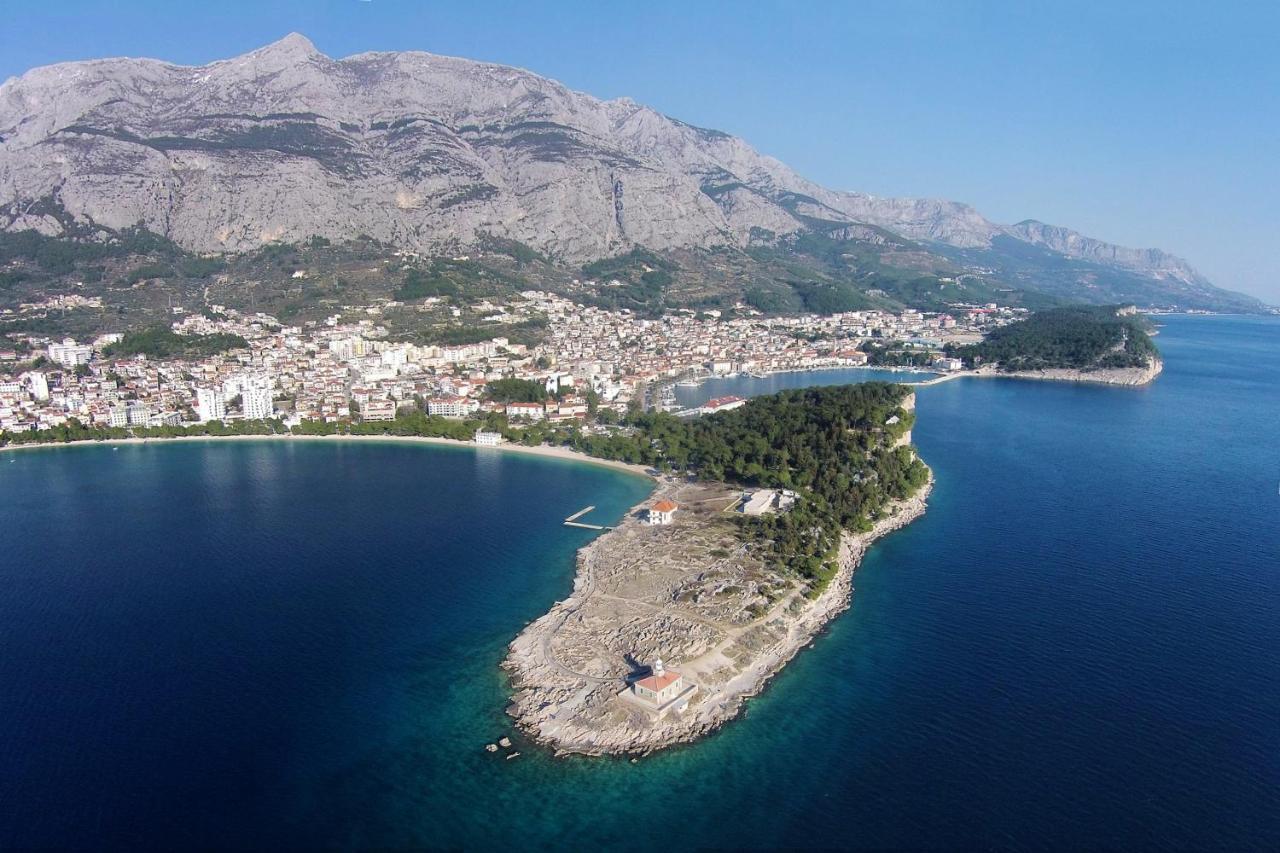 With A Parking Space - 11361 Apartment Makarska