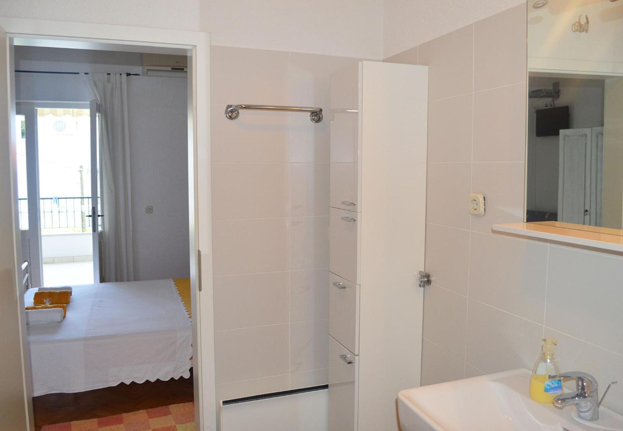 Apartment With A Parking Space - 11361 Makarska